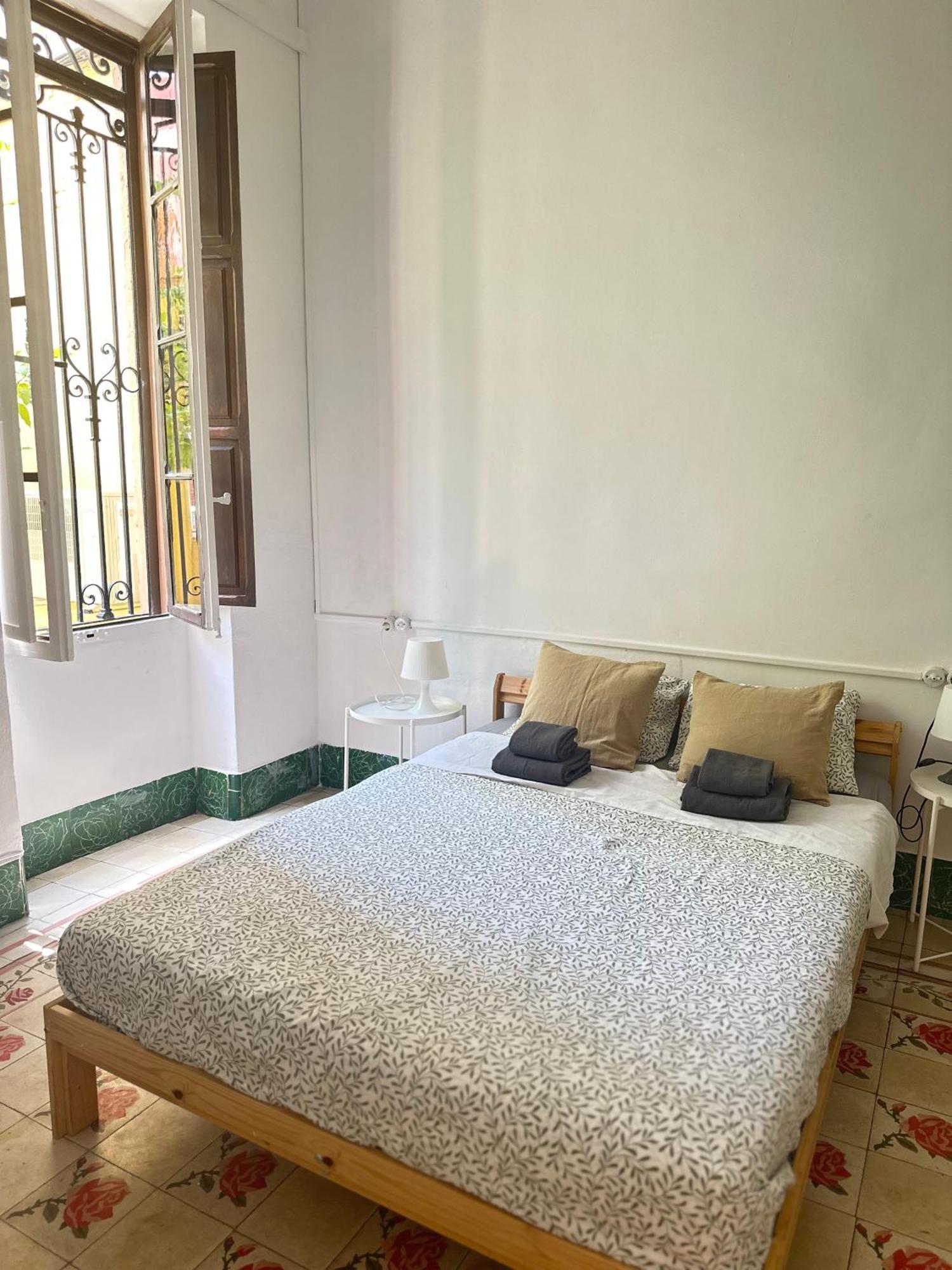 Habitacion Con Bano Privado 1 Cama De Matrimonio Valencia Exterior foto